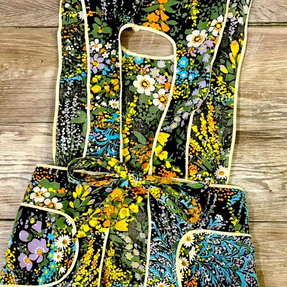 Vintage apron - Picture 1 of 5